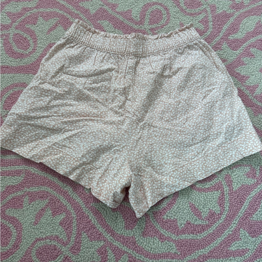 Abercrombie & Fitch High Waist Cream Patterned Shorts - Picture 3 of 3